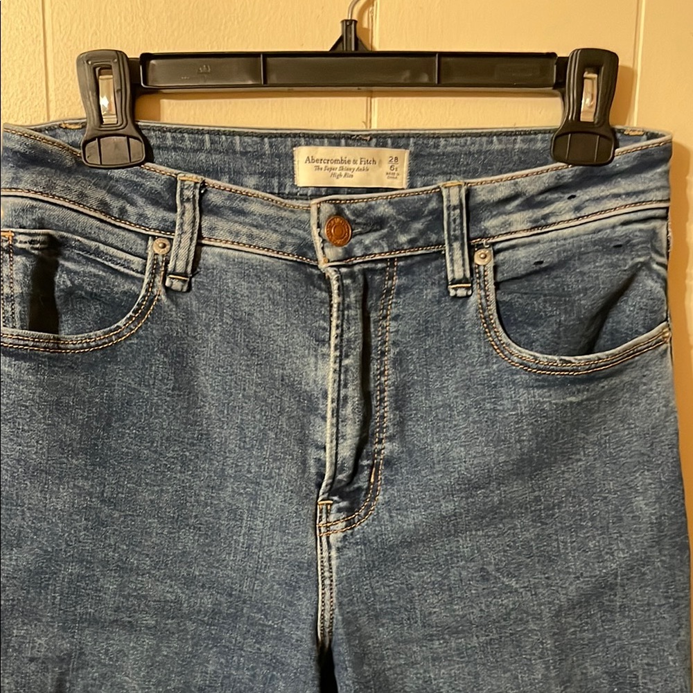 Abercrombie & Fitch Women's Blue Jeans high waisted super skinny ankle. Size 28